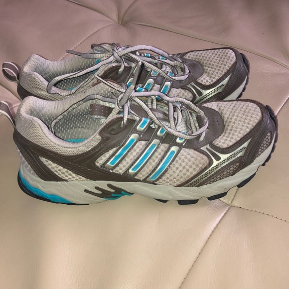 adidas traxion trail